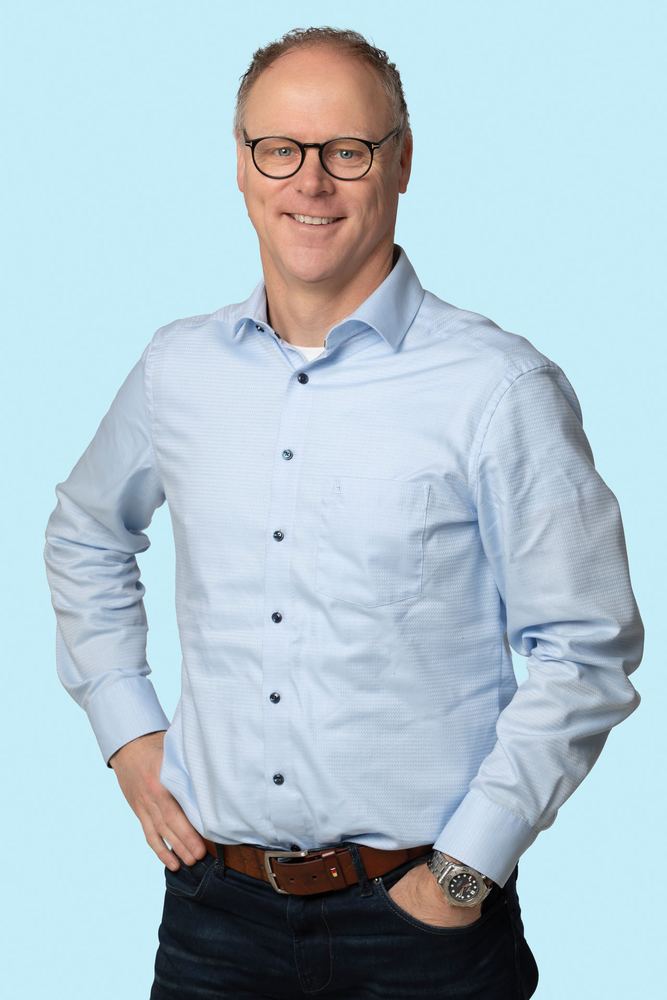 Frank Wever, Controller bij Tweezaken