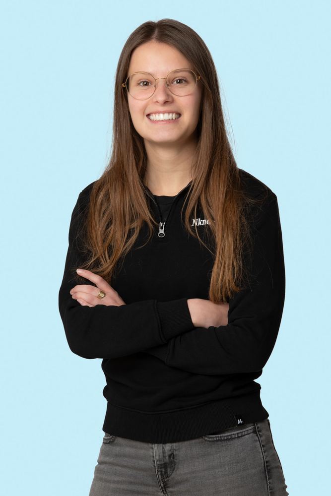 Sophie van Uffelen, Junior assistent-controller bij Tweezaken