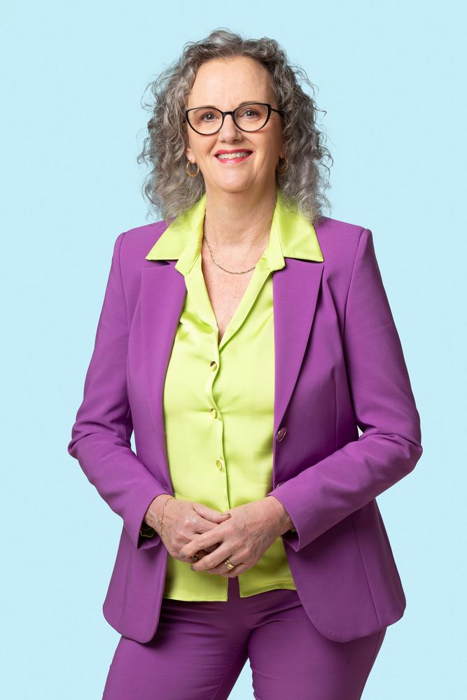 Trudy Bergsma, Assistent-controller bij Tweezaken